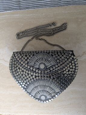 Silver Metallic Fan-Embellished Chain Clutch